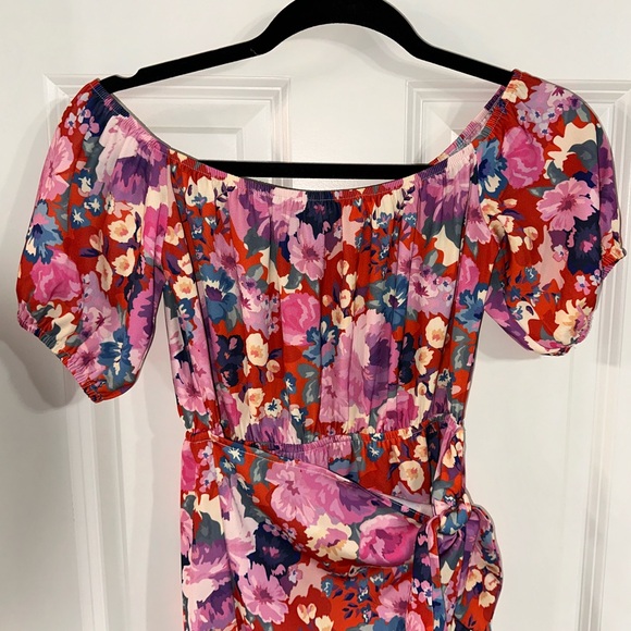 Kittenish Floral Dress - Picture 8 of 8